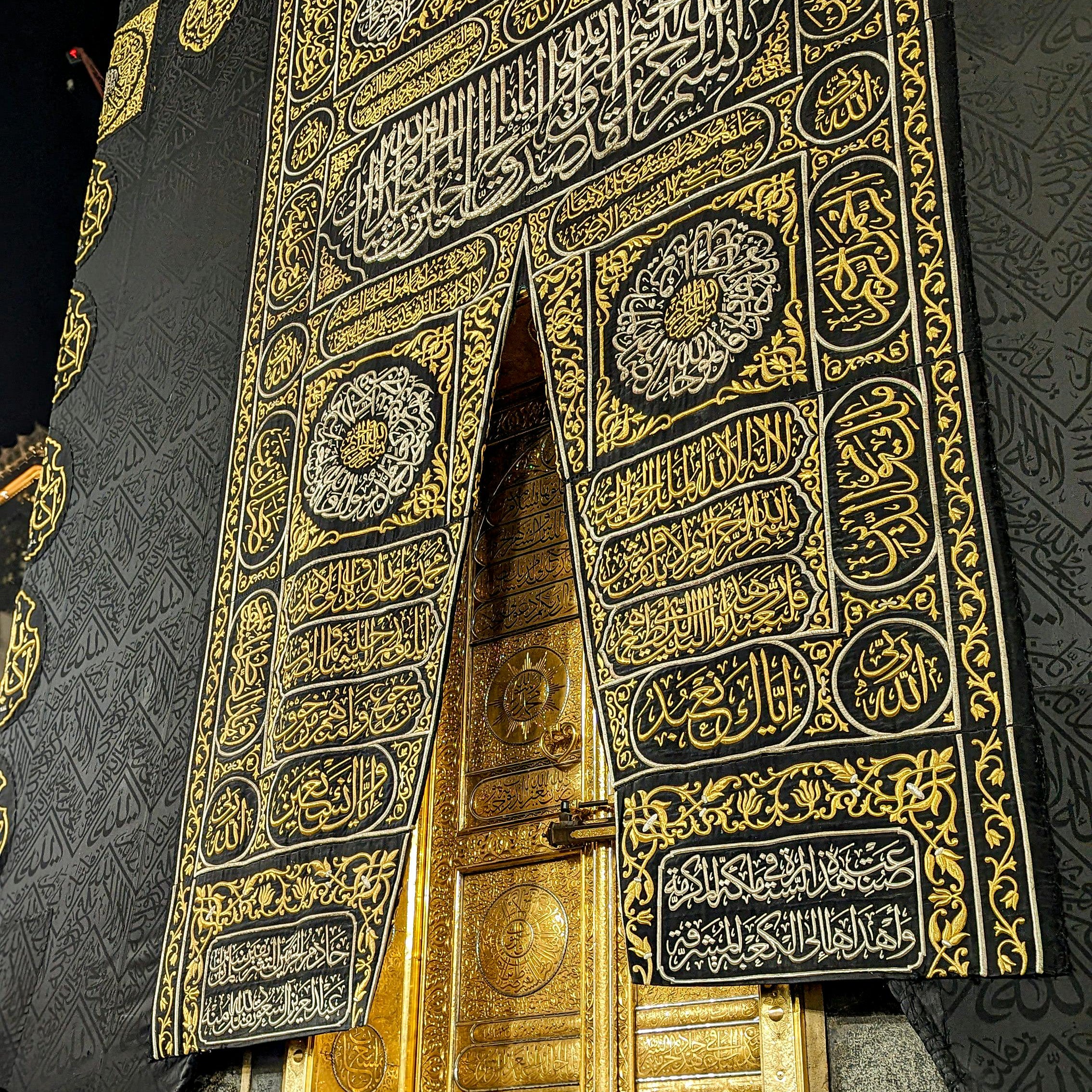 Red Kiswah-Inspired Kaaba Wall Art